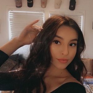 Meet your Posher, Anahi